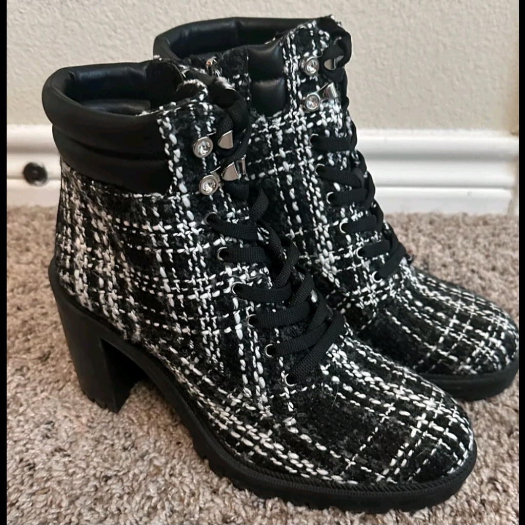 Jennifer Lopez Black And White Booties Brand New Without Tag